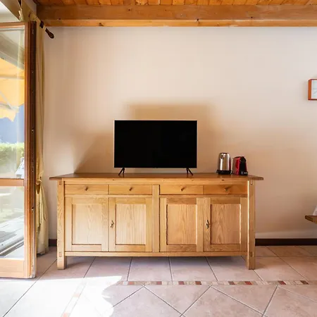 דירה View Private Covered Parking And Terrace Carate Urio