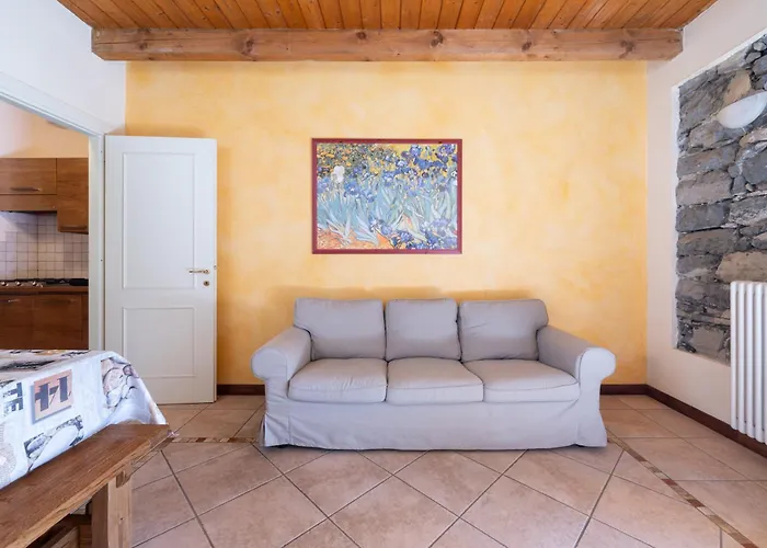 View Private Covered Parking And Terrace * Carate Urio