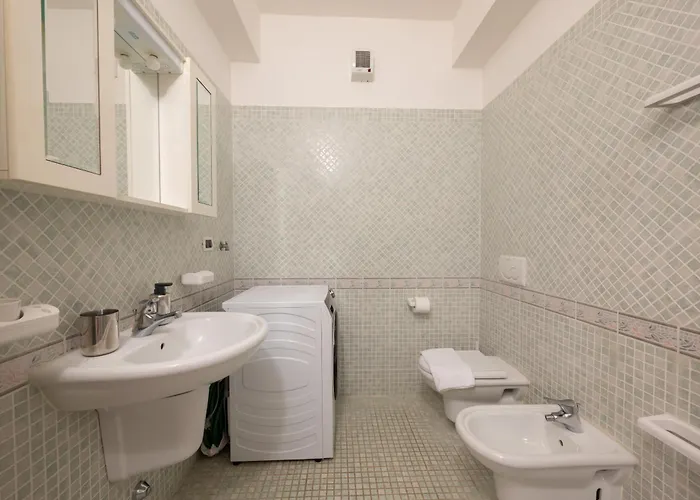 View Private Covered Parking And Terrace Carate Urio