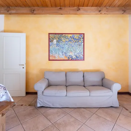 View Private Covered Parking And Terrace * Carate Urio