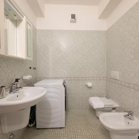 View Private Covered Parking And Terrace Carate Urio